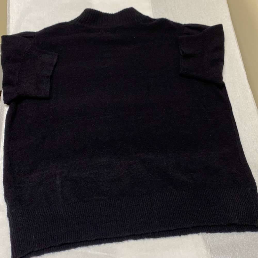 NWT: Anthroplogy women’s Sweater